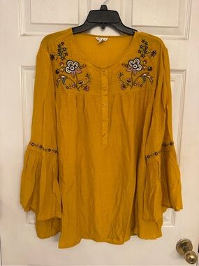 Cato Women’s Embroidered Mustard Peasant Top